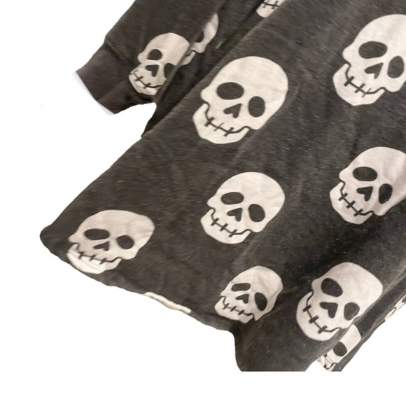TORRID Classic Fit Cozy Fleece Crew Neck Raglan Tunic Skulls Sweatshirt Size 1 - Picture 11 of 14